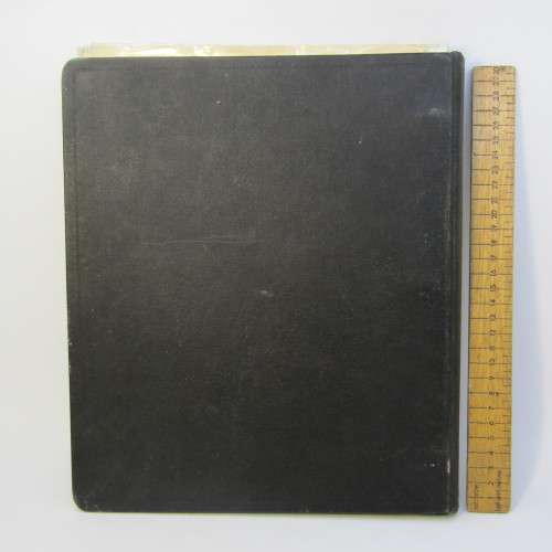 Thematic stamp collection with about 400 stamps - glued to paper