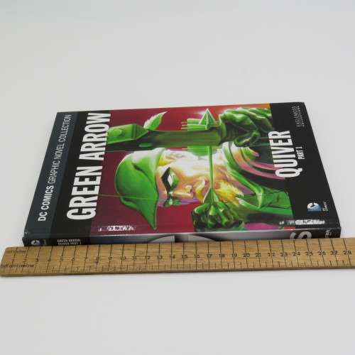 DC Comics Green Arrow Quiver part 1 graphic novel