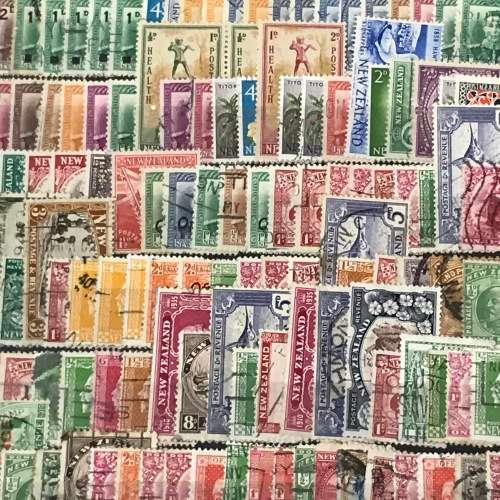 New Zealand Collection lot of unresearched stamps