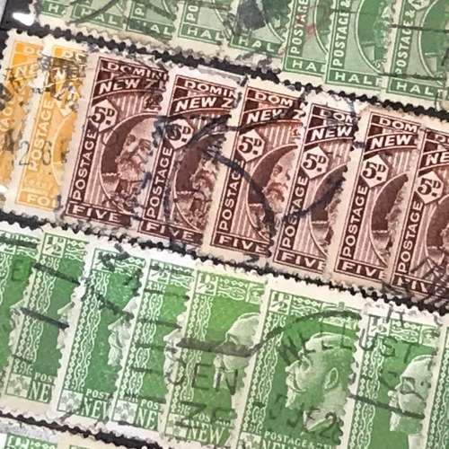 New Zealand collection lot of unresearched stamps
