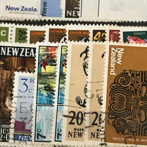 Collection of New Zealand Lot of Unresearched stamps