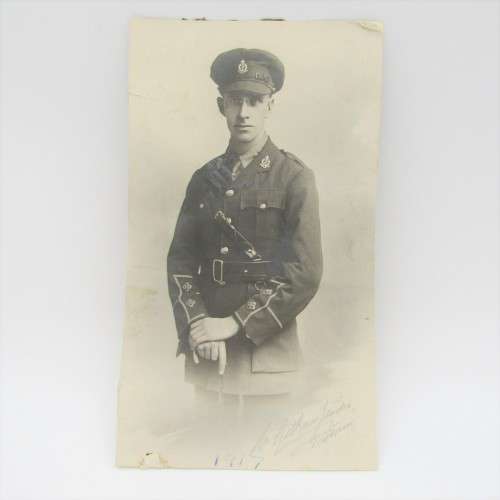 Original 1917 World War 1 photo of Medical Officer in attire