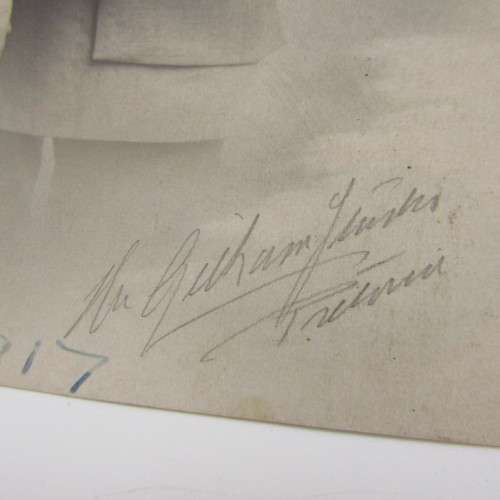 Original 1917 World War 1 photo of Medical Officer in attire