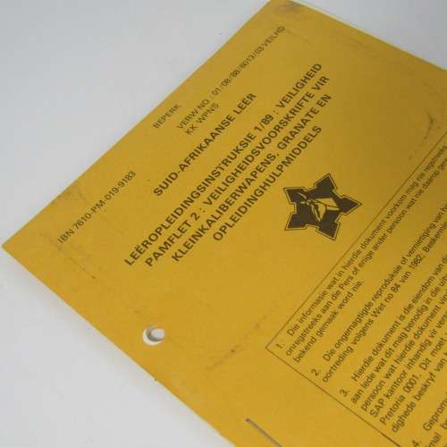 South African Army. Safety training instruction manual - Afrikaans