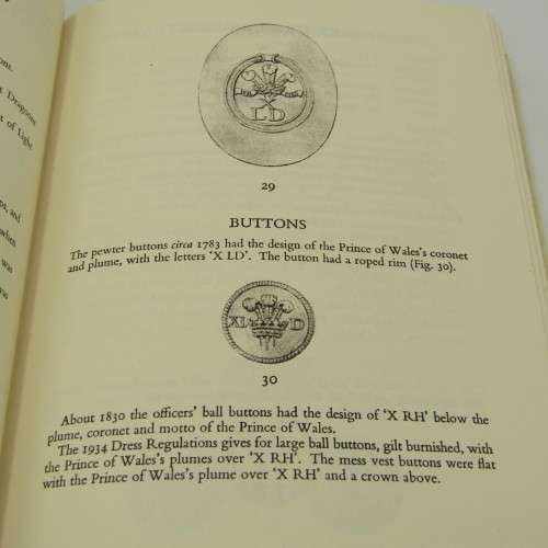 Military shoulder Belt Plates and Buttons by Major HG Parkyn - 1986 reprint