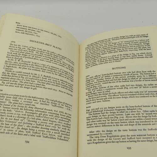 Military shoulder Belt Plates and Buttons by Major HG Parkyn - 1986 reprint