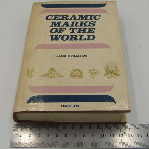 Ceramic Marks of the world by Jana Kylbalova