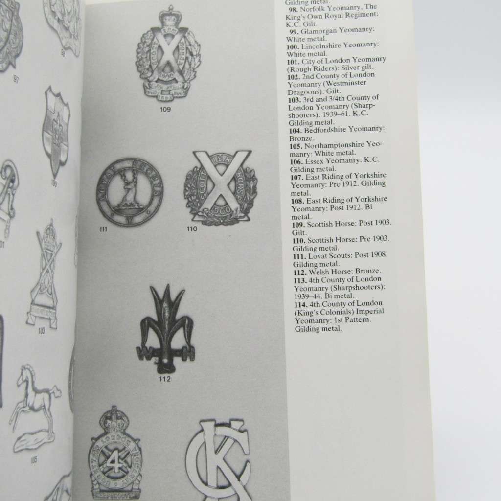 British Army Collar badges - 1881 to the present by Churchill and Westlake