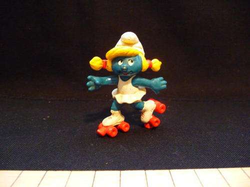 Vintage Smurf - Rollerblading Smurfette