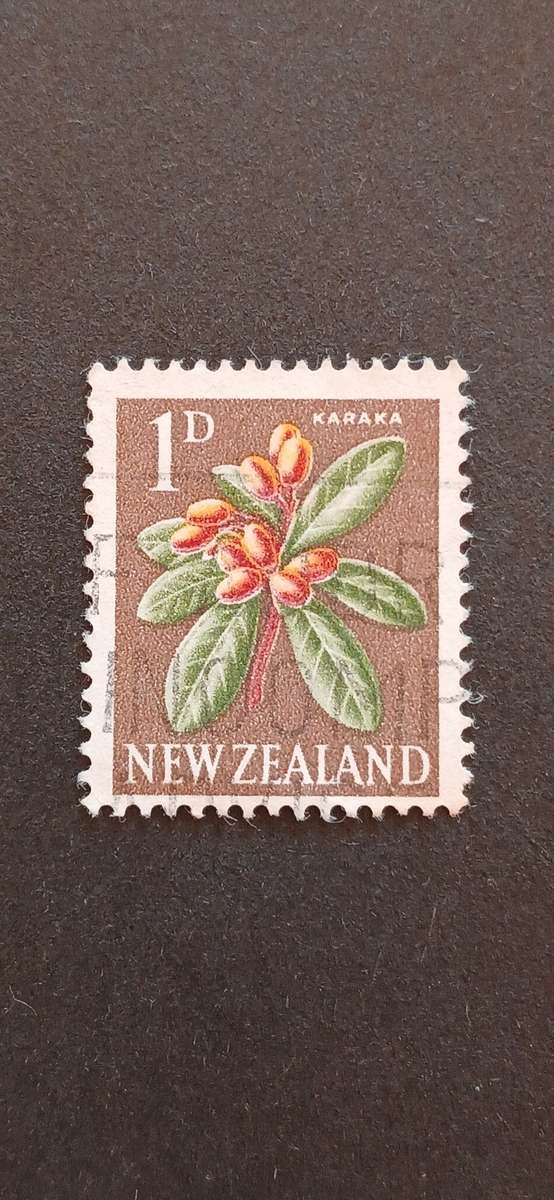 NEW ZEALAND 1960-63 LOCAL MOTIFS-FLOWERS