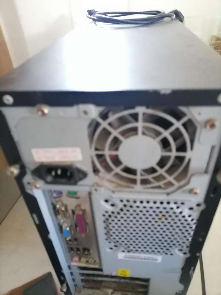 ***LIQUIDATION ITEM**R30 FREIGHT**LOT OF ELECTRONICS**PC BOX,HARD DRIVE,SPEAKERS,DSTV ETC**