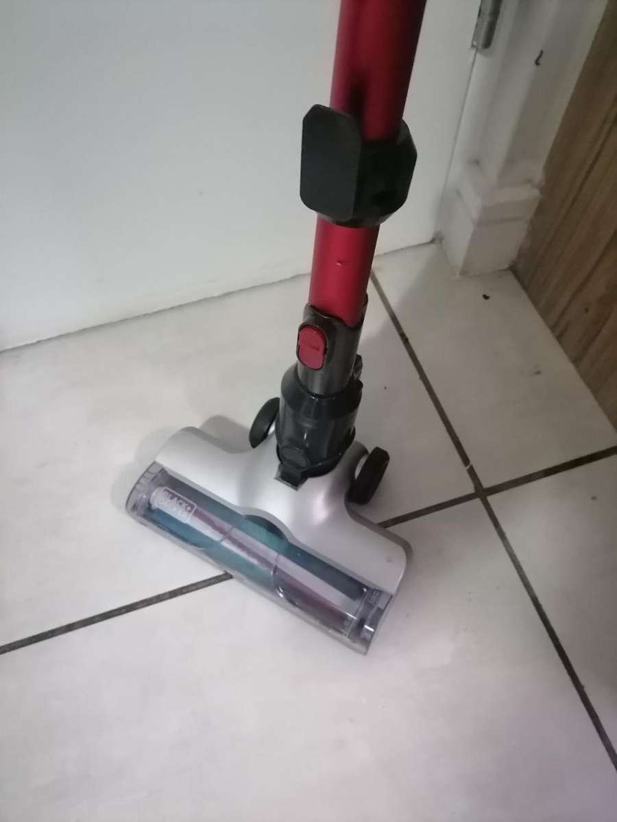 *LIQUIDATION ITEM**R30 FREIGHT*BLACK+DECKER 21.6V 3-IN-1 CORDLESS STICK VACUUM*NO CHARGER*POWERS ON