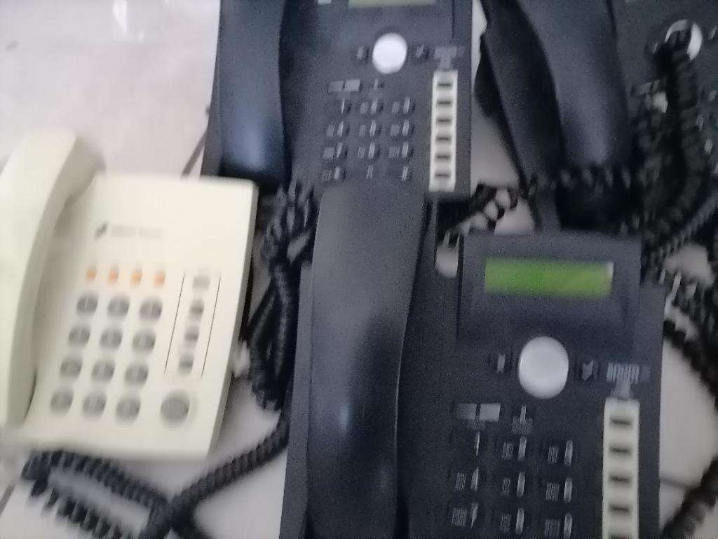 *FREE FREIGHT BLACK FRIDAY DEAL*LIQUIDATION LOT*LOT OF SNOM 300 IP PHONES,MINI UPS*1 BID FOR LOT**