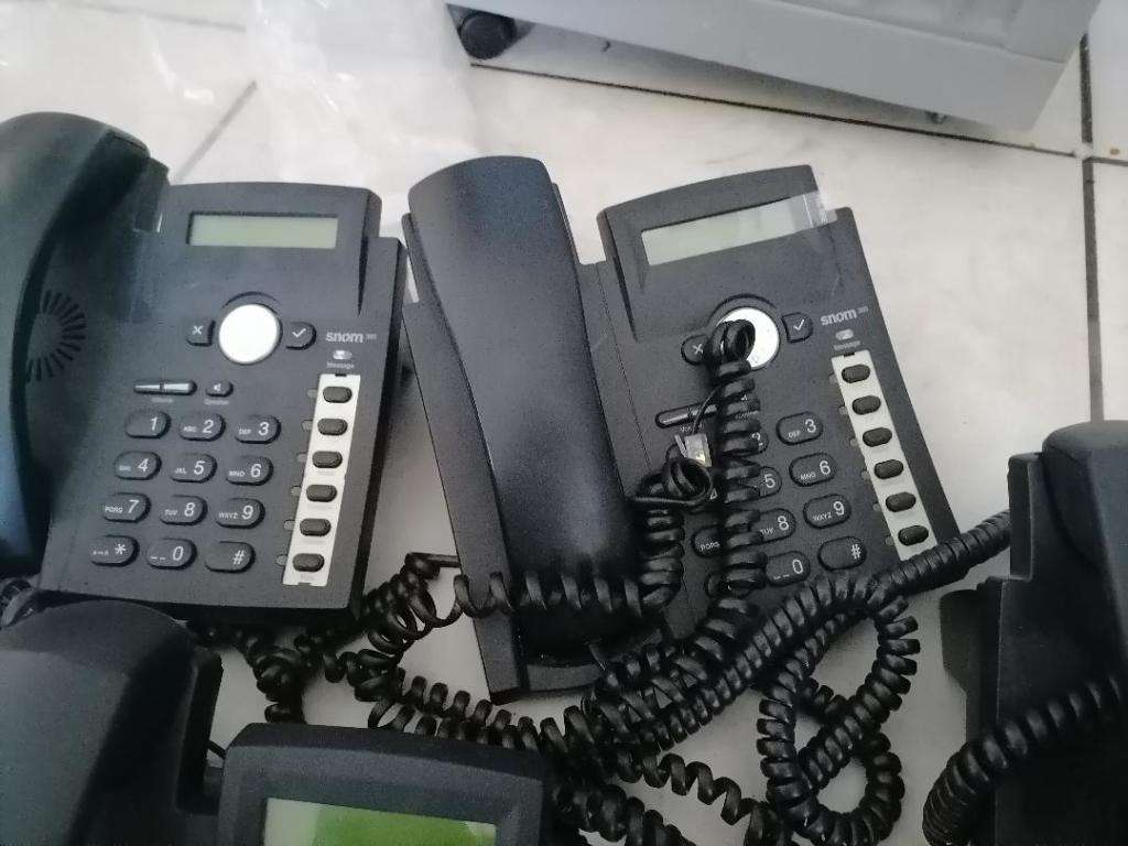 *FREE FREIGHT BLACK FRIDAY DEAL*LIQUIDATION LOT*LOT OF SNOM 300 IP PHONES,MINI UPS*1 BID FOR LOT**