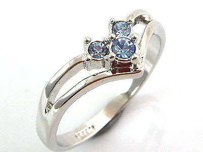 Beautiful 18K White Gold and Aquamarine Ring