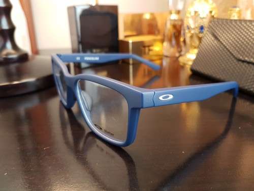 BRAND NEW OAKLEY DESIGNER SPECTACLE FRAME FOR SALE