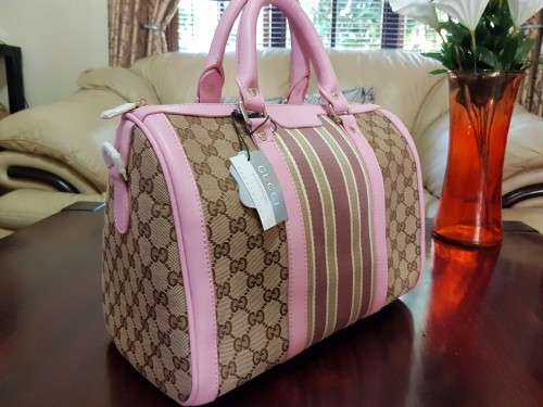 BRAND NEW GUCCI DESIGNER HANDBAG FOR SALE