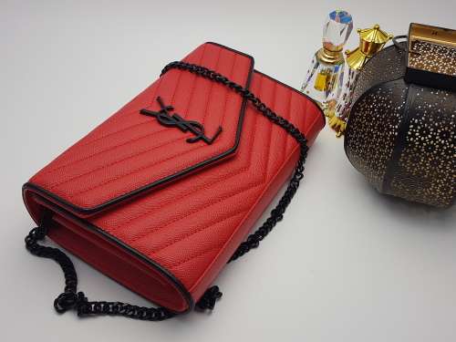 BRAND NEW  YSL DESIGNER 100% GENUINE LEATHER HANDBAG FOR SALE