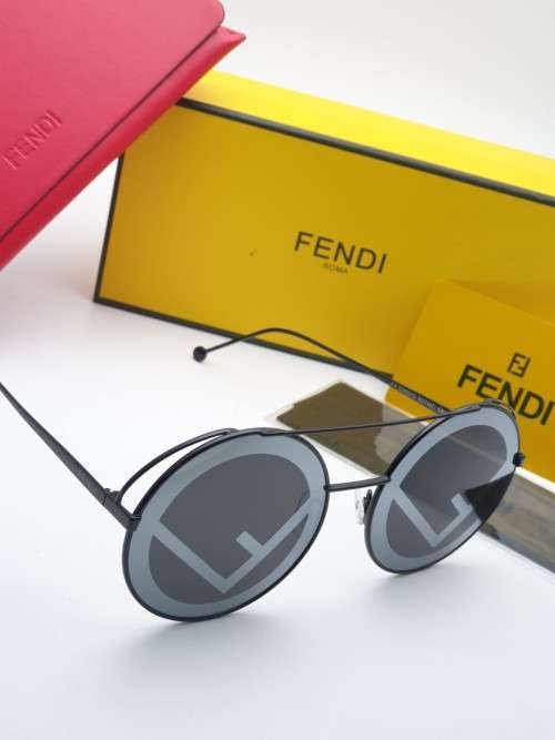 BRAND NEW FENDI DESIGNER SUNGLASSES FOR SALE