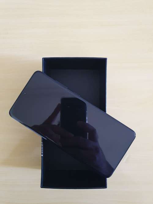 SAMSUNG S20+  (S20 PLUS)