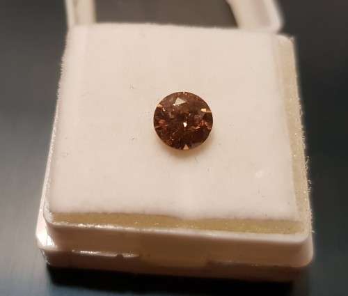 BEAUTIFUL 1.03CT  FANCY VIVID CHAMPAGNE DIAMOND - WITH CERTIFICATE