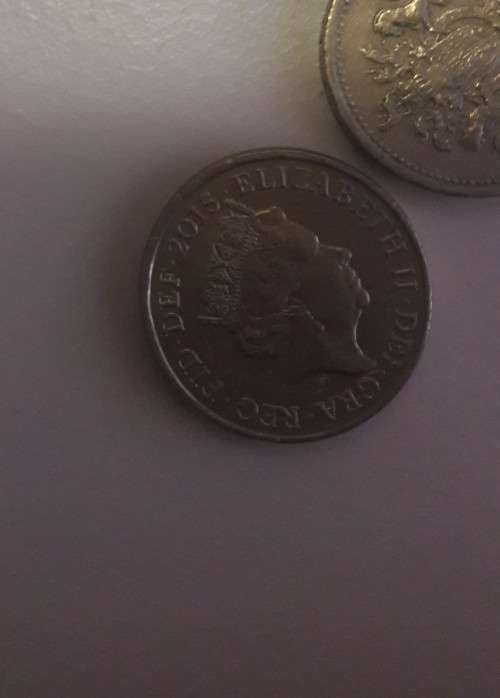 38 x ONE POUND COINS UP FOR GRABS - bid per coin to take all!!!!