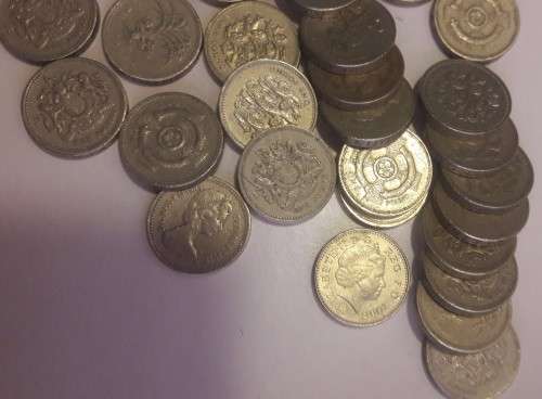 38 x ONE POUND COINS UP FOR GRABS - bid per coin to take all!!!!