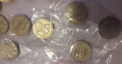 38 x ONE POUND COINS UP FOR GRABS - bid per coin to take all!!!!