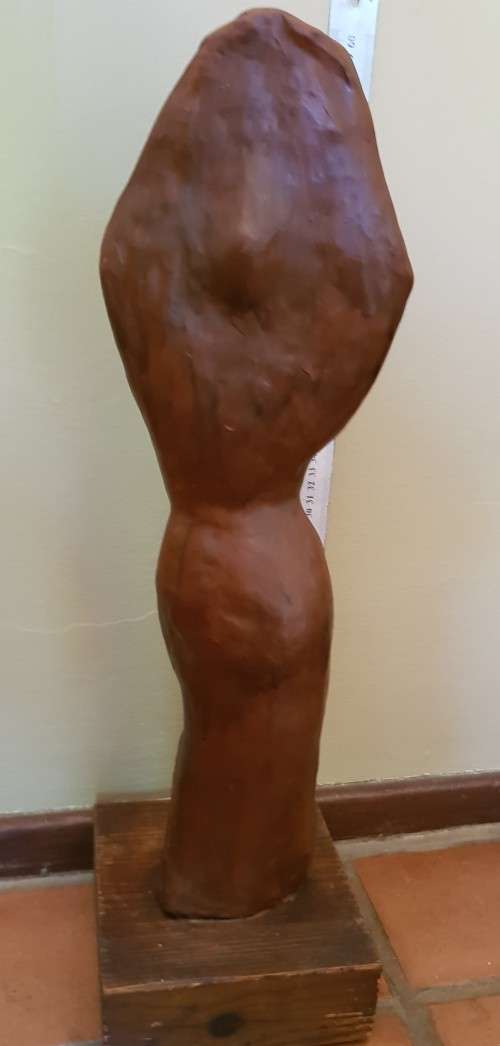 STUNNING STYLISED LADY STATUE - 60CM HIGH