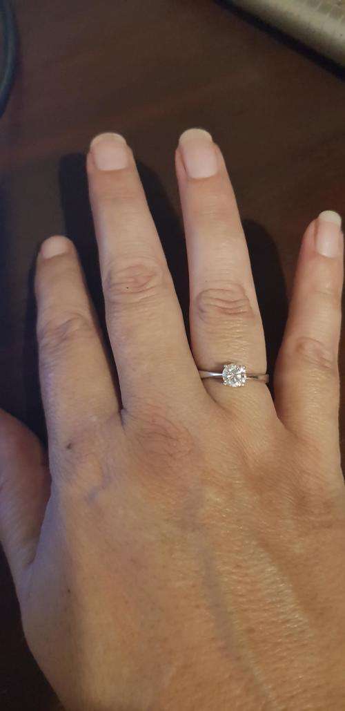 STUNNING 1 CT MOISSONITE DIAMOND RING SET IN 9CT WHITE GOLD