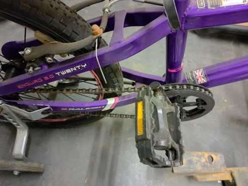 Kiddies Raleigh Enduro 2.0 Twenty bicycle with training wheels