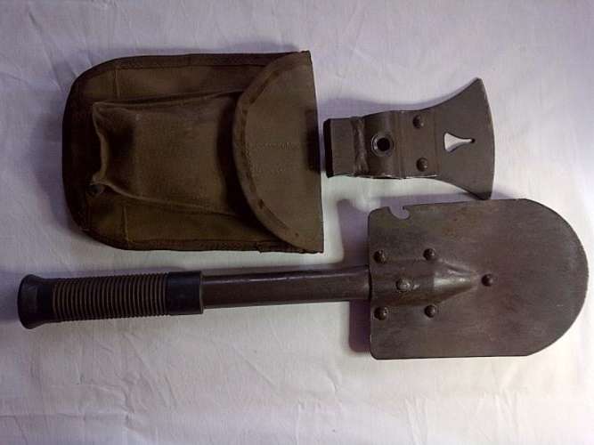 DUAL PURPOSE Army Spade / Axe