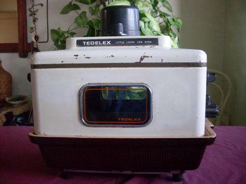 Tedelex little loving oven - thermo fan - base ceramic - top enamal coated - working- postage R80.00