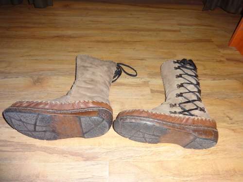 Ladies Hand Stitched Genuine Leather Sheepskin Boots - Size 5