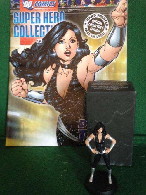 DC Comics Super Hero Collection - Donna Troy c/w Magazine no 22 Eaglemoss Collections