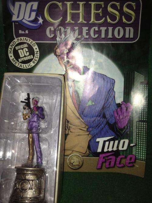 DC Chess Collection - Two-Face c/w Magazine no 6 Eaglemoss Collections
