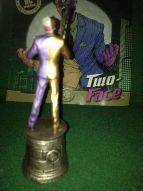 DC Chess Collection - Two-Face c/w Magazine no 6 Eaglemoss Collections