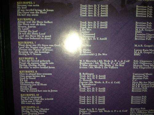 DVD - Cor Uys & Vriende Sing 80 van die bekendste lofprysing & aanbiddings - liedere