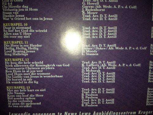 DVD - Cor Uys & Vriende Sing 80 van die bekendste lofprysing & aanbiddings - liedere