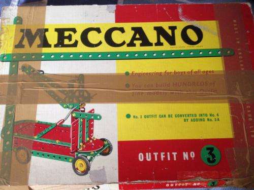VinVintage - Meccano Outfit no 3 Circa 1959 - 1960 has a few pamphlets and magazines