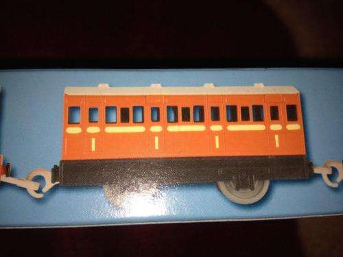 Thomas & Friends - Rusty + 2 Carriages  Motorized Railway Track Master System- TOMY