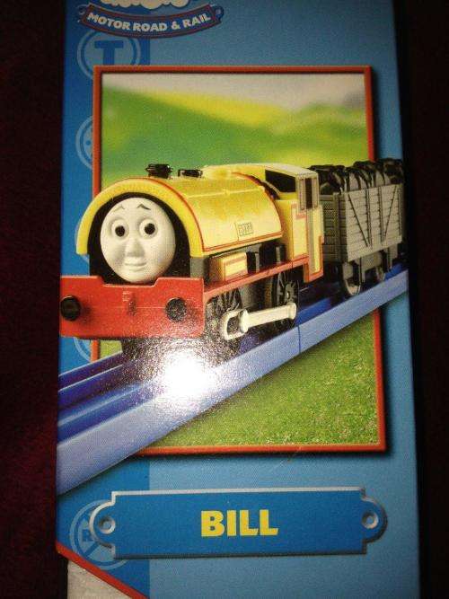 Thomas & Friends - Bill + 2 Carriages  Motorized Railway Track Master System- TOMY