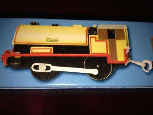 Thomas & Friends - Bill + 2 Carriages  Motorized Railway Track Master System- TOMY