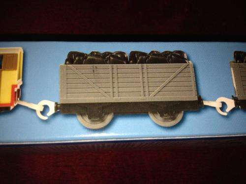 Thomas & Friends - Bill + 2 Carriages  Motorized Railway Track Master System- TOMY