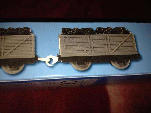 Thomas & Friends - Bill + 2 Carriages  Motorized Railway Track Master System- TOMY