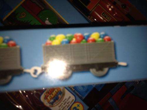 Thomas & Friends - Rosie + 2 Carriages  Motorized Railway Track Master System- TOMY