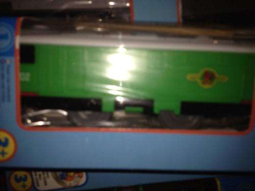 Thomas & Friends - Boco + 2 Carriages  Motorized Railway Track Master System- TOMY
