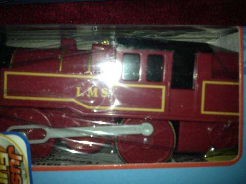 Thomas & Friends - Arthur  + 2 Carriages  Motorized Railway Track Master System- TOMY