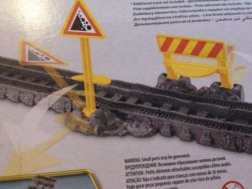 Thomas & Friends - Rail Repair + 3 carriages  Motorized Railway Track Master System- Fisher Price