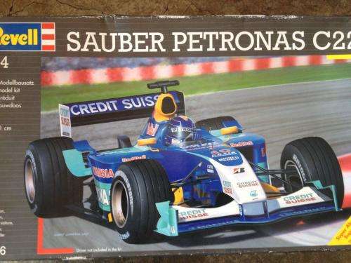 Revell - F1 Sauber Petronas C22 - Scale 1:24 Scale - Plastic Model Kit